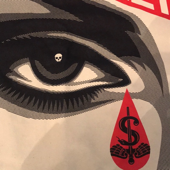 Obey Propaganda Tee Size Med - Picture 3 of 4